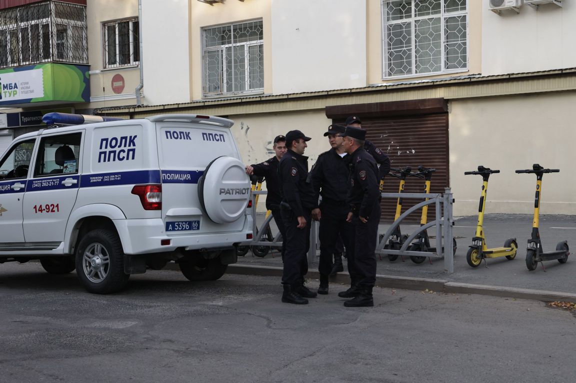 В Екатеринбурге мигрант напал на сотрудника полиции | 16.05.2024 |  Екатеринбург - БезФормата